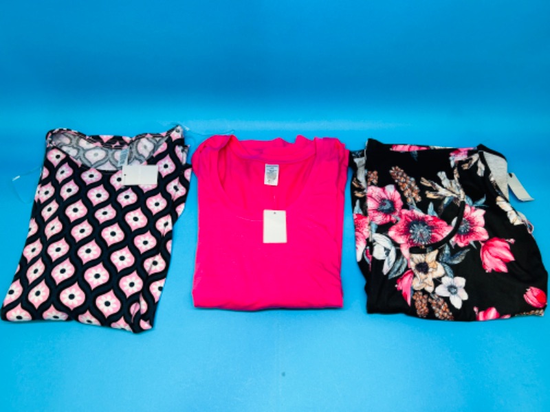 Photo 1 of 810893…  ladies summer clothes size large 