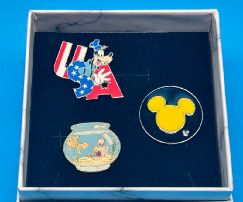 Photo 1 of 811109… 3 Disney pins in gift box 
