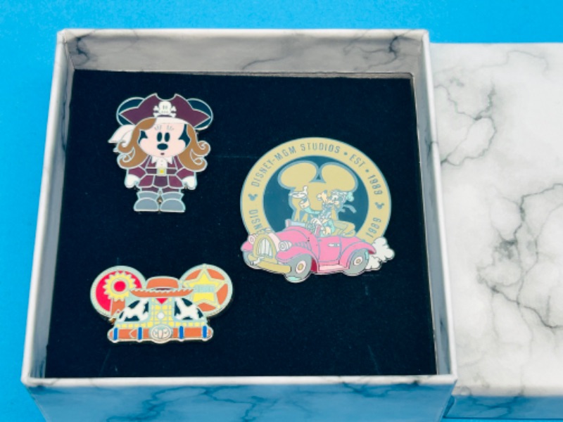 Photo 1 of 811110… 3 Disney pins in gift box 