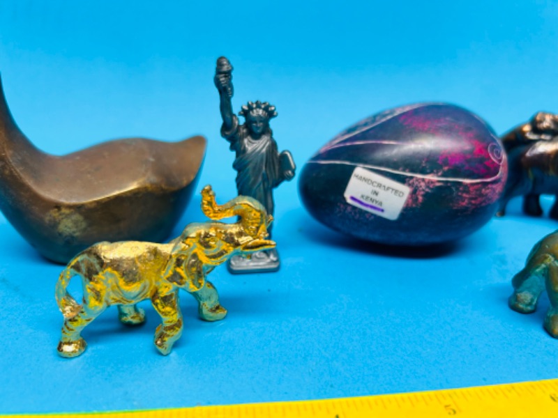 Photo 3 of 811135…vintage brass, metal, and stone figures - egg handcrafted in Kenya 