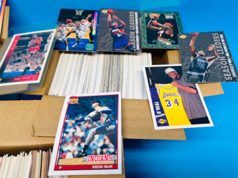 Photo 4 of 811150…miscellaneous basketball and baseball cards