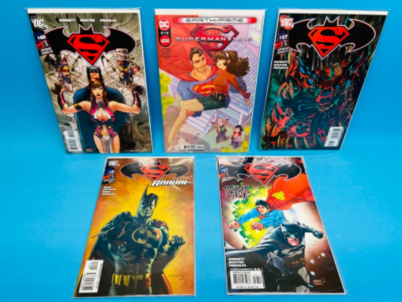 Photo 1 of 811179…5 Superman  comics in plastic sleeves 