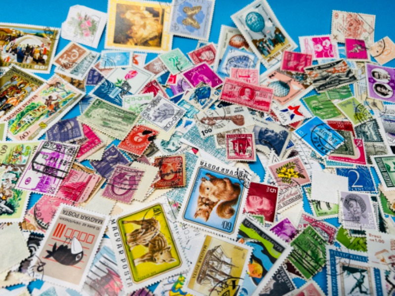 Photo 6 of 811223…hundreds of worldwide used vintage stamps -different countries 