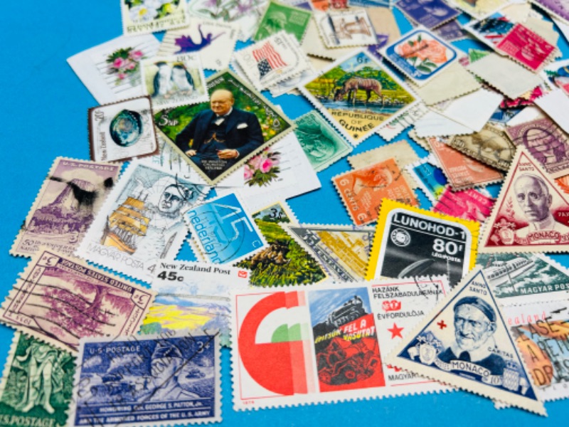 Photo 2 of 811224… hundreds of worldwide used vintage stamps -different countries 