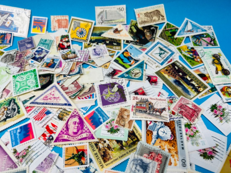 Photo 6 of 811224… hundreds of worldwide used vintage stamps -different countries 