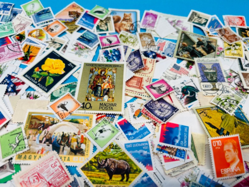 Photo 6 of 811225… hundreds of worldwide used vintage stamps -different countries 