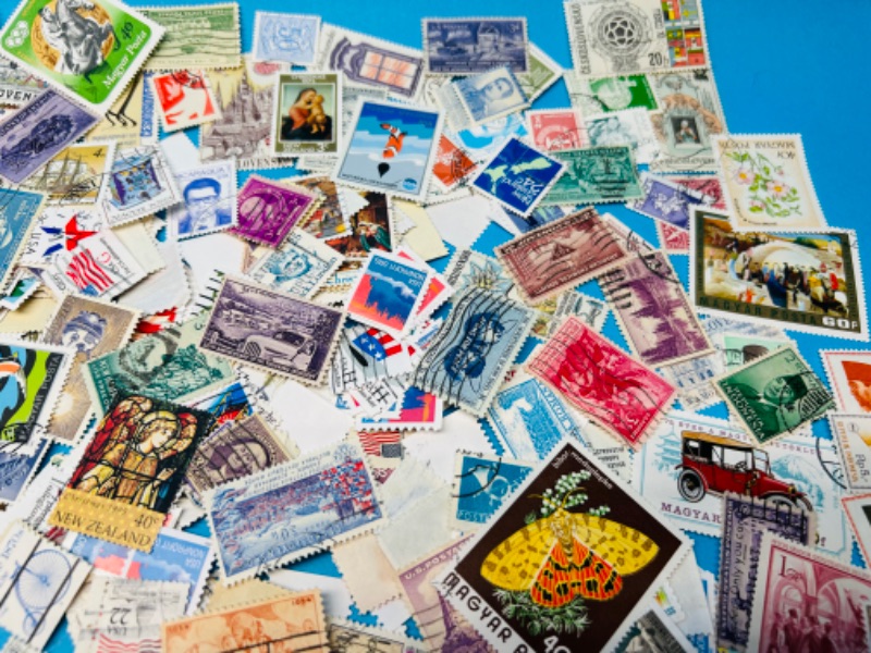 Photo 7 of 811226… hundreds of worldwide used vintage stamps -different countries 