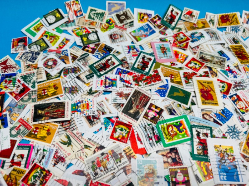 Photo 11 of 811228…hundreds of used Christmas stamps 