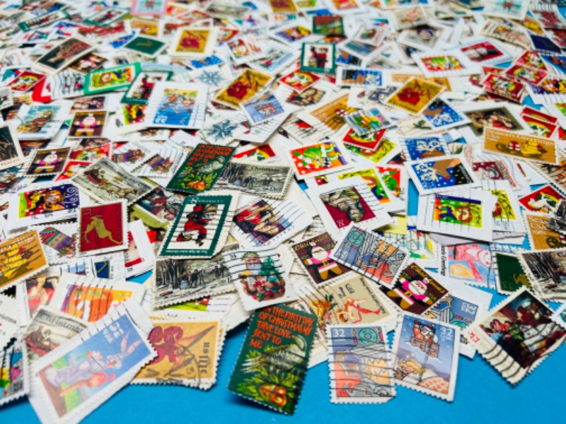 Photo 5 of 811228…hundreds of used Christmas stamps 