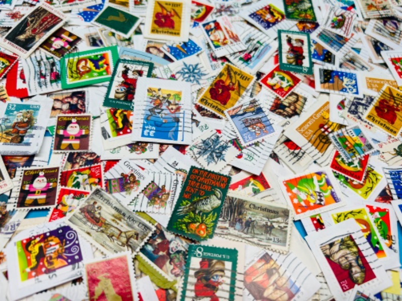 Photo 7 of 811228…hundreds of used Christmas stamps 