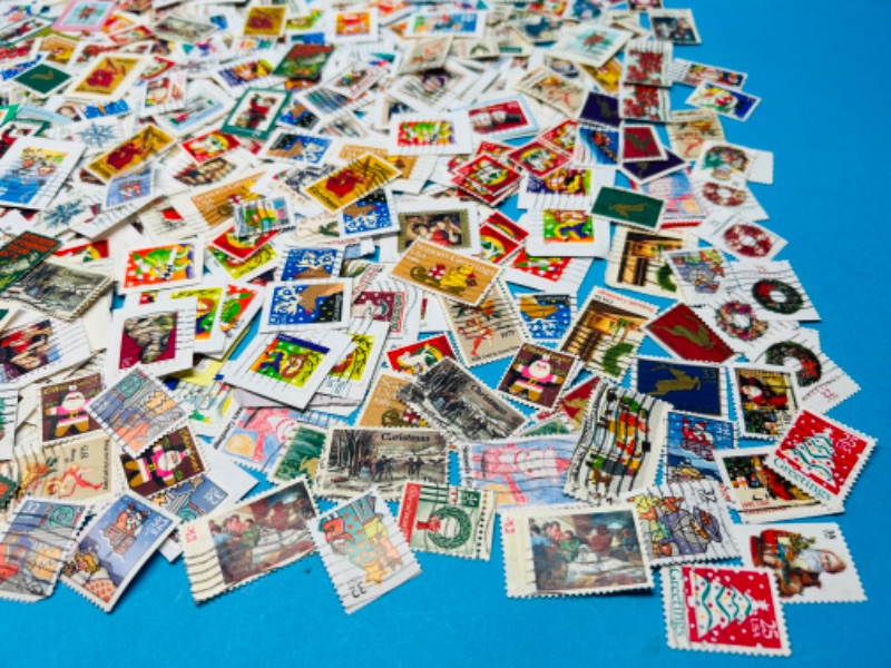 Photo 2 of 811228…hundreds of used Christmas stamps 