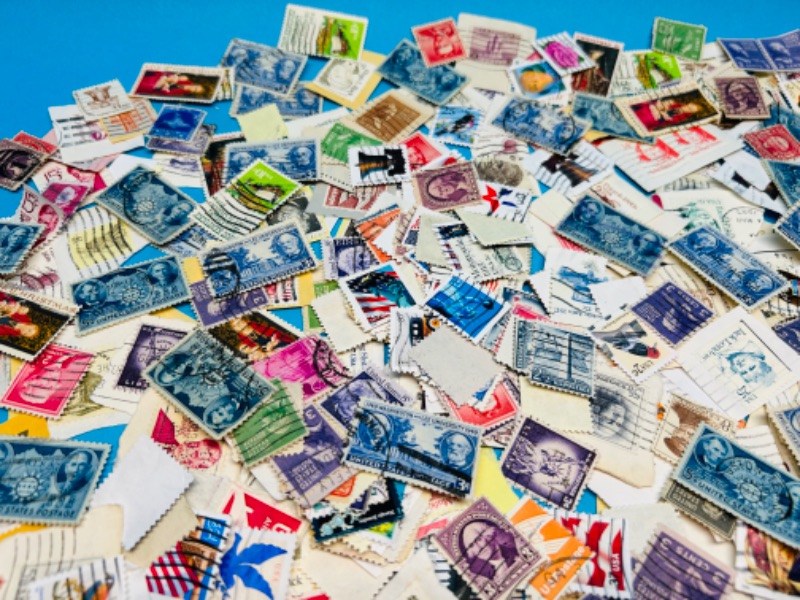 Photo 7 of 811229…hundreds of vintage used stamps 