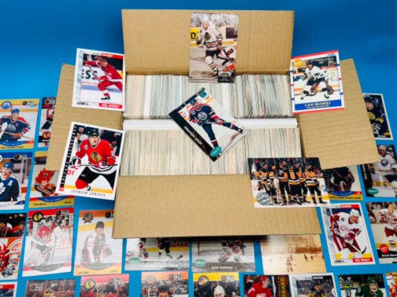 Photo 3 of 811232…1000+ mixed hockey trading cards in box 