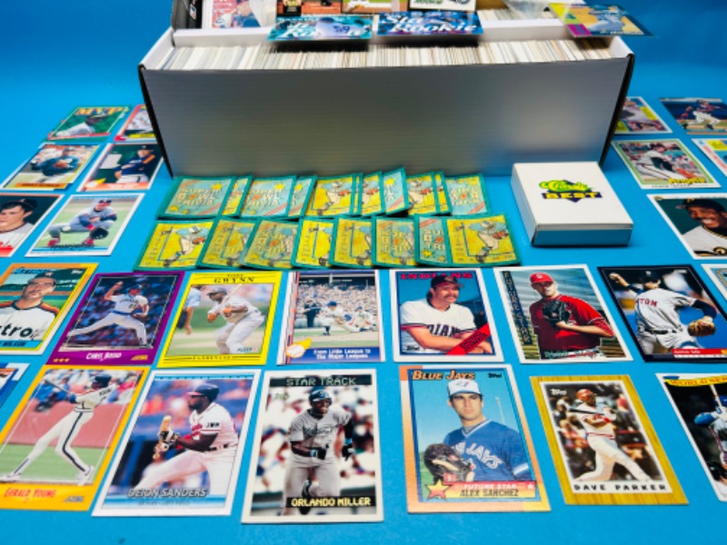 Photo 4 of 811233…1500+ mixed baseball trading cards in box 