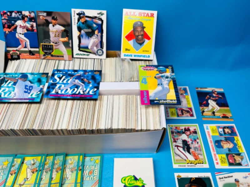 Photo 6 of 811233…1500+ mixed baseball trading cards in box 