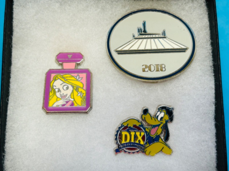 Photo 1 of 811244… 3 Disney pins in gift box 