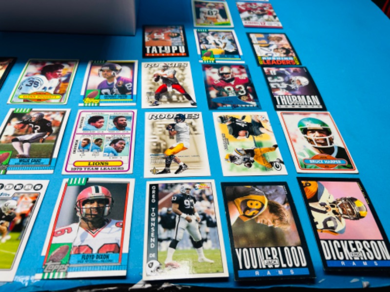 Photo 5 of 811310…1200+ mixed football trading cards in box