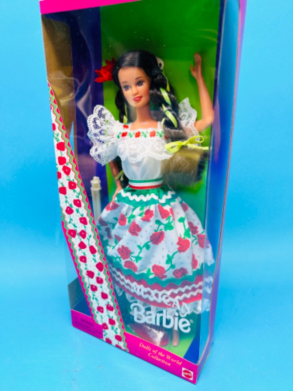 Photo 3 of 811321…Mexican Barbie dolls of the world collection 