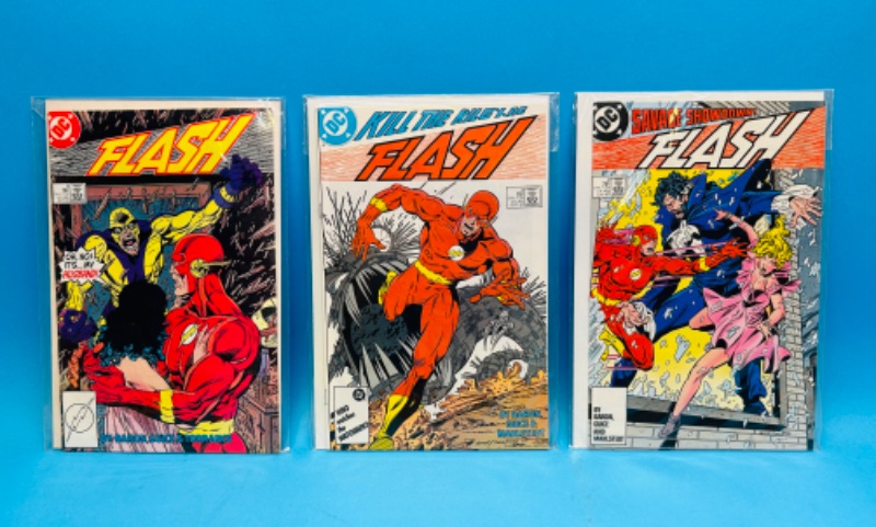 Photo 1 of 811336…3 vintage $.75 Flash  comics in plastic sleeves 