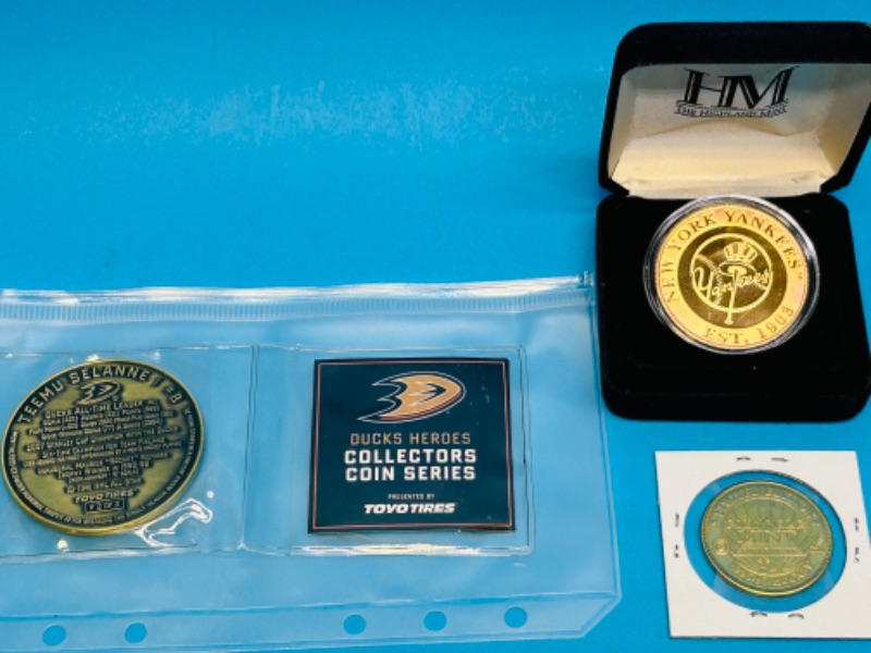 Photo 1 of 811349…24k gold overlay Yankees stadium medallion, ducks, and hockey  tokens 