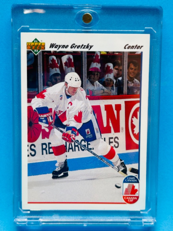 Photo 1 of 811372…upper deck Wayne Gretzky card 13 in hard plastic case