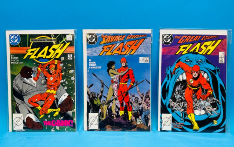 Photo 1 of 811397…3 Flash  comics in plastic sleeves 