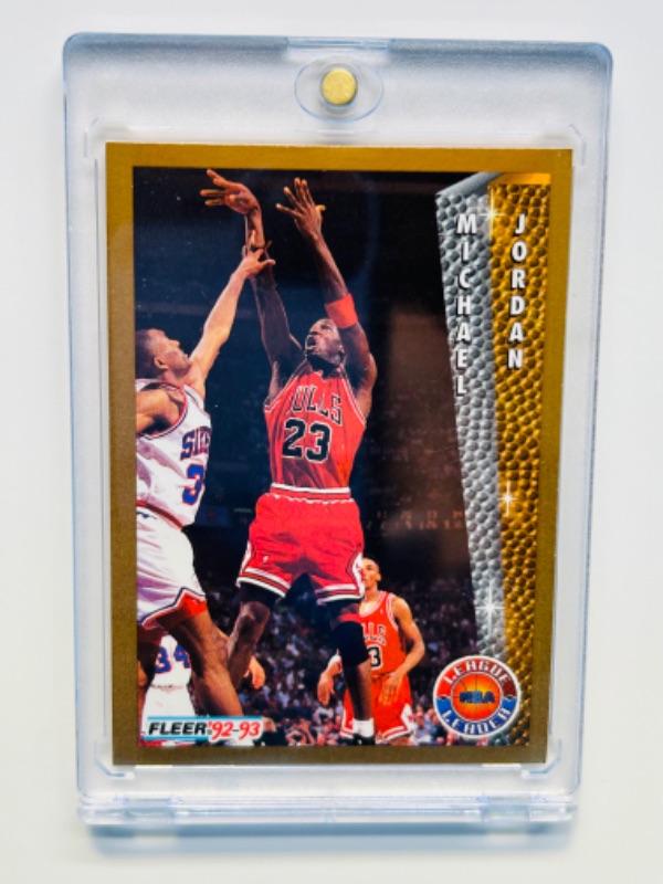 Photo 1 of 811411…fleer Michael Jordan scoring leader  card 238 in hard plastic case