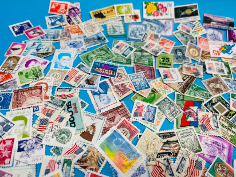 Photo 2 of 811464…hundreds of used worldwide stamps 