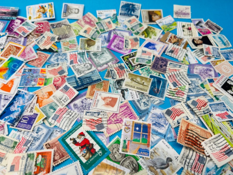 Photo 4 of 811464…hundreds of used worldwide stamps 