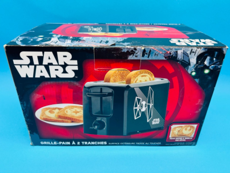 Photo 1 of 811496…Star Wars toaster 