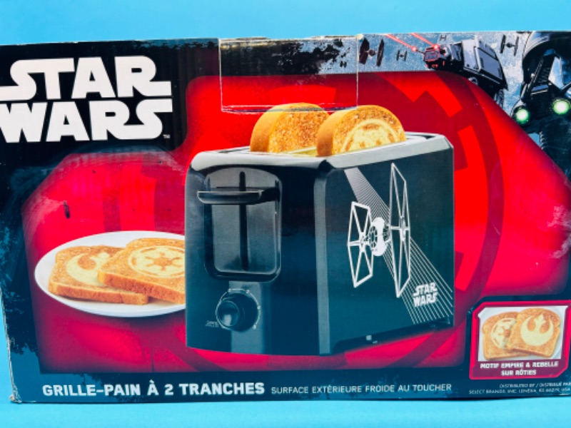 Photo 2 of 811496…Star Wars toaster 