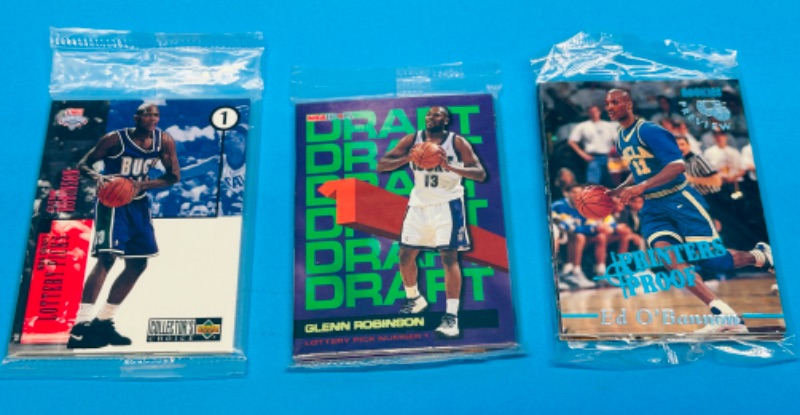 Photo 1 of 811536…3 basketball sealed packs