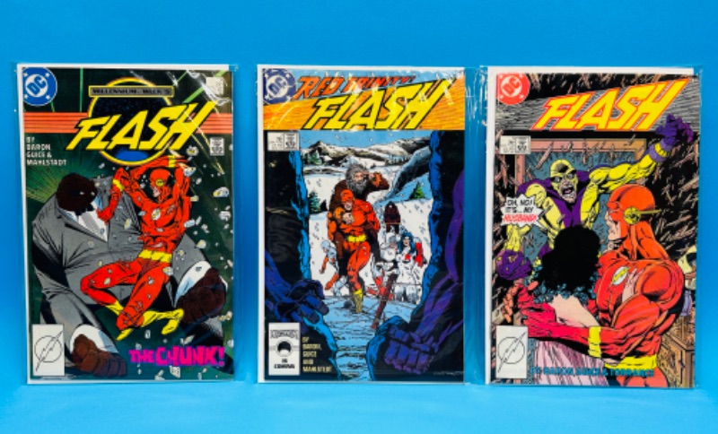 Photo 1 of 811571…3 flash  comics in plastic sleeves 