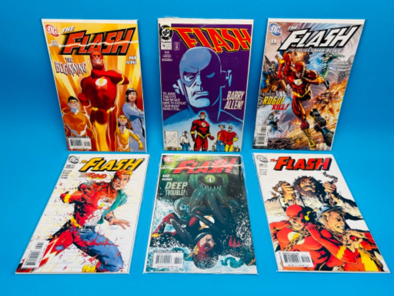 Photo 1 of 811648…6 Flash  comics in plastic sleeves 