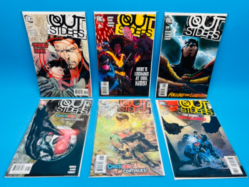 Photo 1 of 811650…6 Batman Outsiders  comics in plastic sleeves 