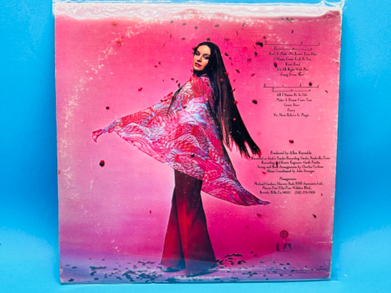 Photo 2 of 811730…Crystal Gayle  vinyl record 33 rpm in plastic sleeve 