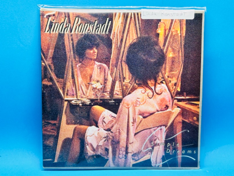 Photo 1 of 811734…Linda Ronstadt  vinyl record 33 rpm in plastic sleeve 