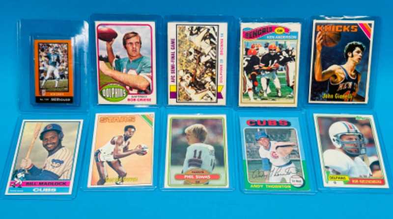 Photo 1 of 811766…10 sports trading cards in hard plastic sleeves 