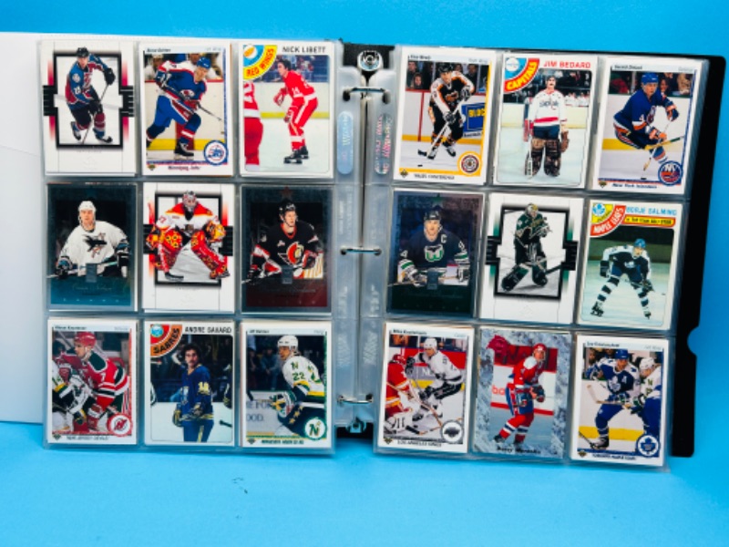 Photo 10 of 811809…324 mixed hockey cards in binder-photo of each page