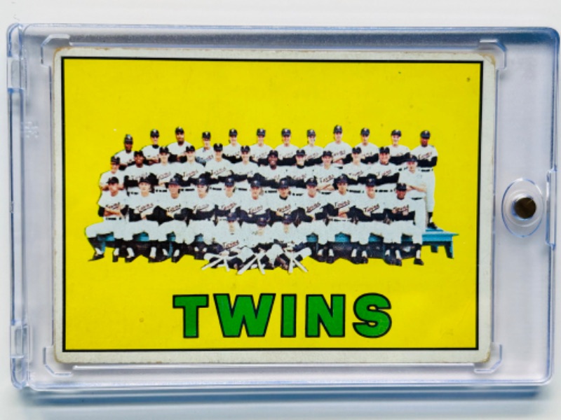 Photo 1 of 811913… rookie Rod Carew1967 Minnesota Twins team card 211 in hard plastic case