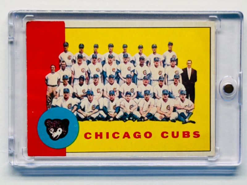 Photo 1 of 811927…vintage 1962 Chicago Cubs team card 222  in hard plastic case 