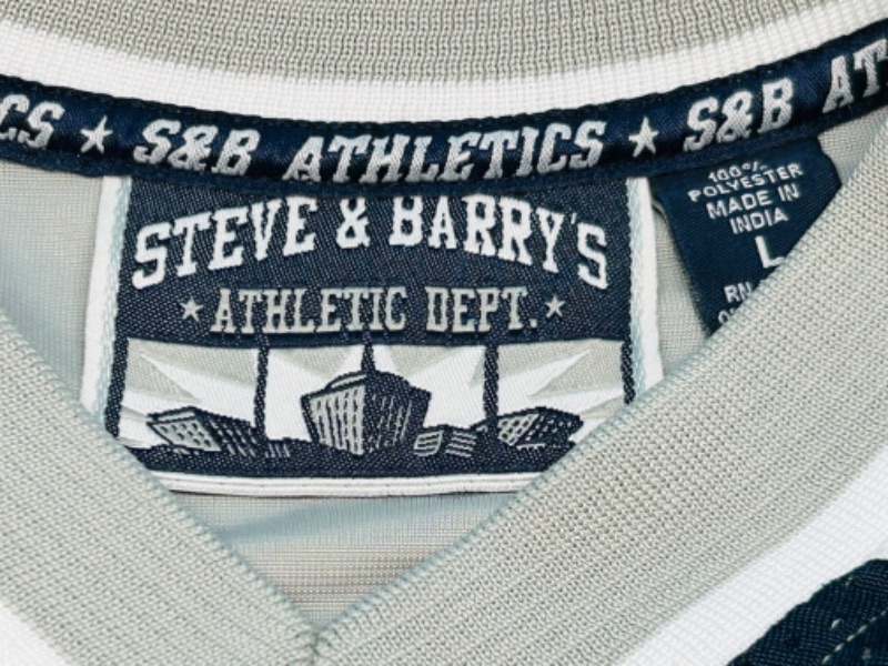 Photo 3 of 811954…vintage size L Steve and Barry’s New York Jersey 