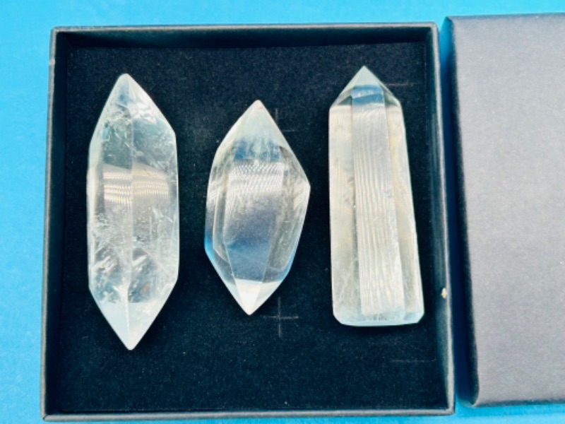 Photo 1 of 811992…3 crystal rocks in gift box