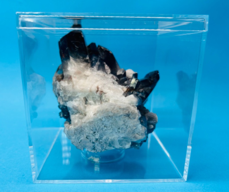 Photo 2 of 811998…smokey quartz rock in 4x4” display case