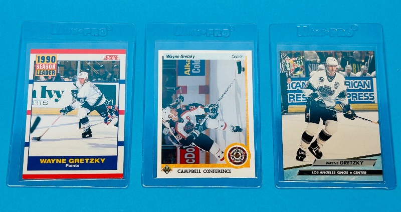 Photo 1 of 812109… 3 Wayne Gretzky cards in hard plastic sleeves 