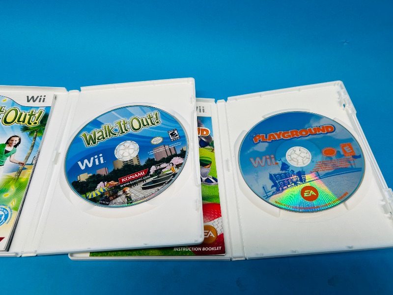 Photo 2 of 812133… 2 Wii game discs 