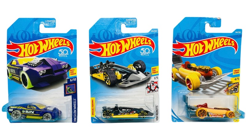 Photo 1 of 812239…  3 hot wheels die cast cars