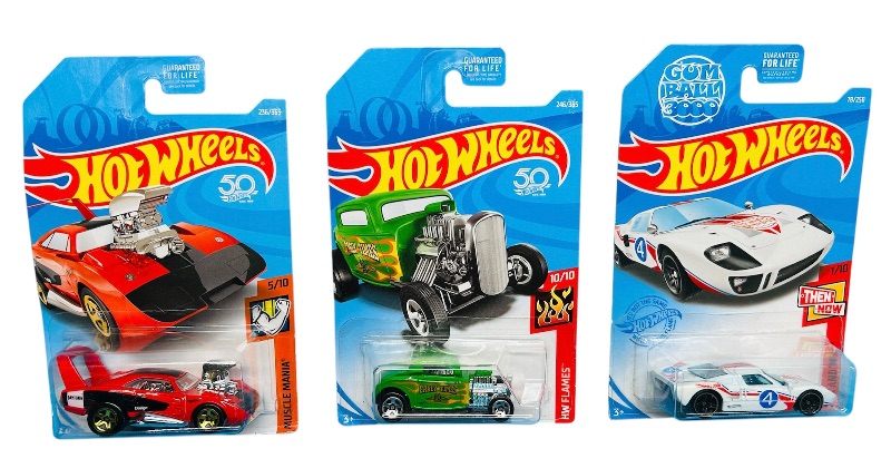 Photo 1 of 812241…  3 hot wheels die cast cars