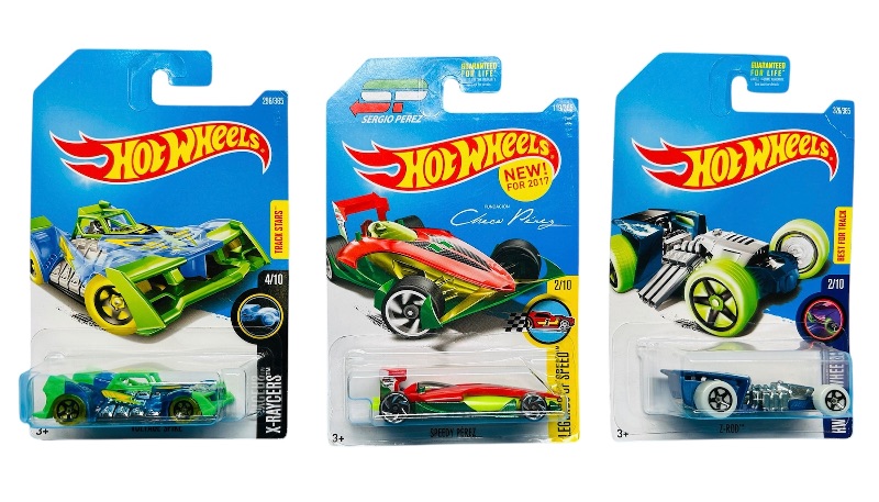 Photo 1 of 812244…  3 hot wheels die cast cars