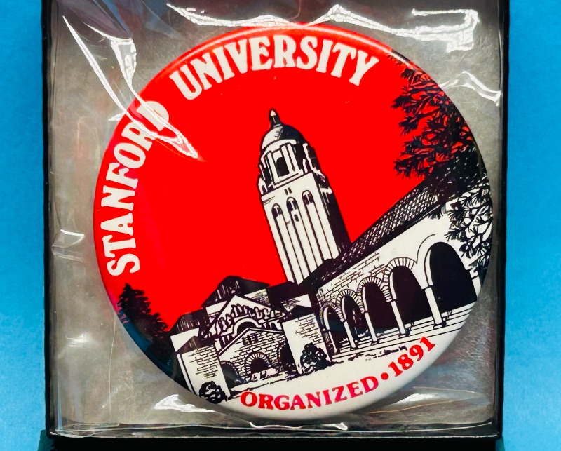 Photo 1 of 812431…vintage Stanford University pin in gift box